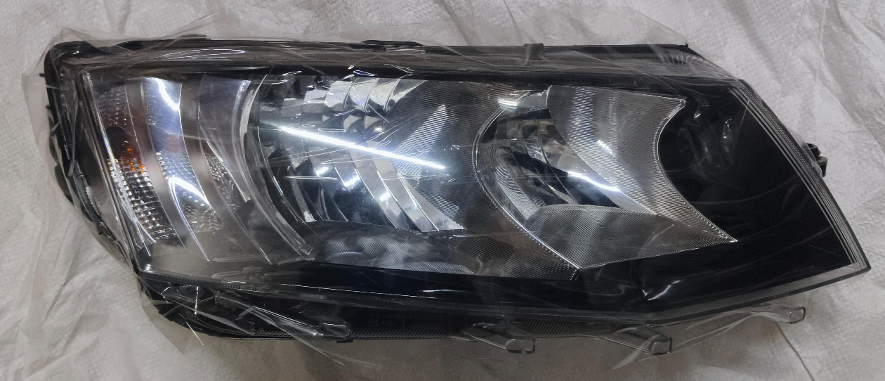 Skoda Octavia Type 2 2013-16 Headlight Headlamp | OEM Grade | Brand New