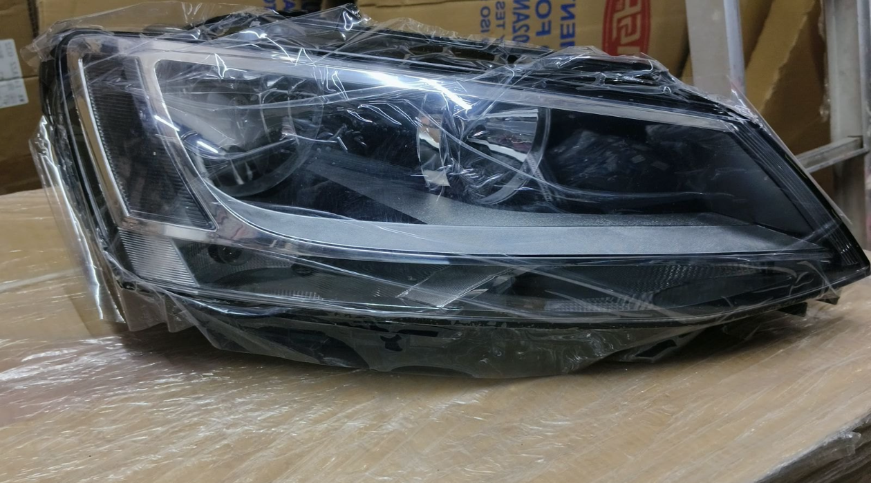 Volkswagen Jetta Type 2 2011-14 Headlight Headlamp | OEM Grade | Brand New